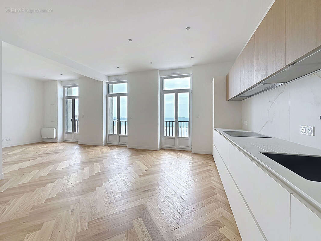 Appartement d'exception - 98 m² - Front de mer sur le Sillon - Vue mer panoramique - photo 4