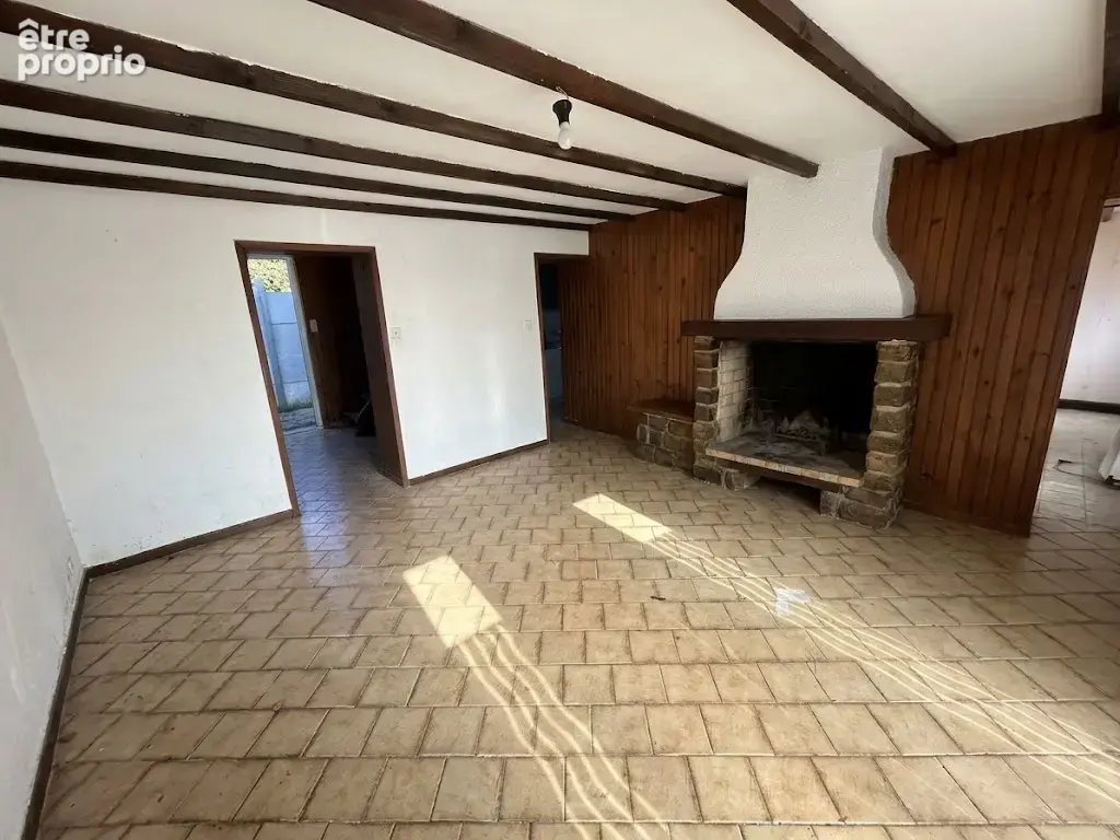 Maison mitoyenne à rénover, beau potentiel, secteur calme ! - photo 2