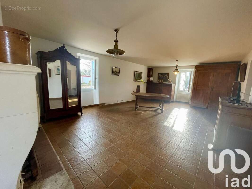 Photo 4 - Maison à VERINES