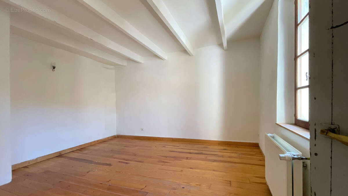 Maison à SAINT-QUENTIN-LA-POTERIE