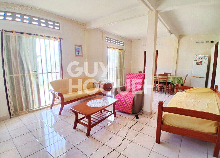 Maison à REMIRE-MONTJOLY