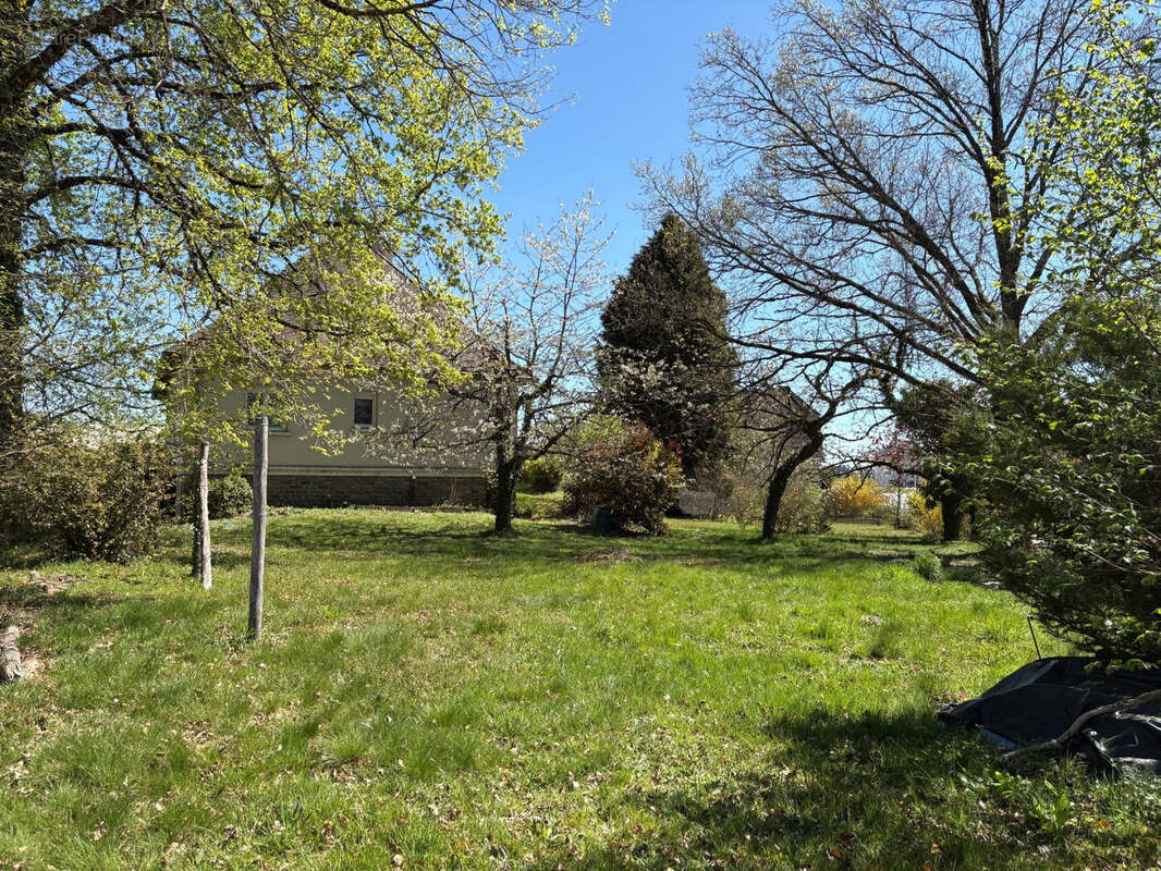 Maison à COUSSAC-BONNEVAL