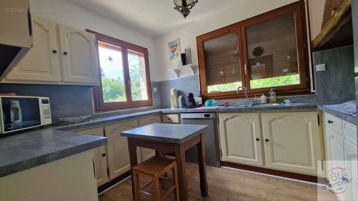 Maison à LES GRANGES-LE-ROI