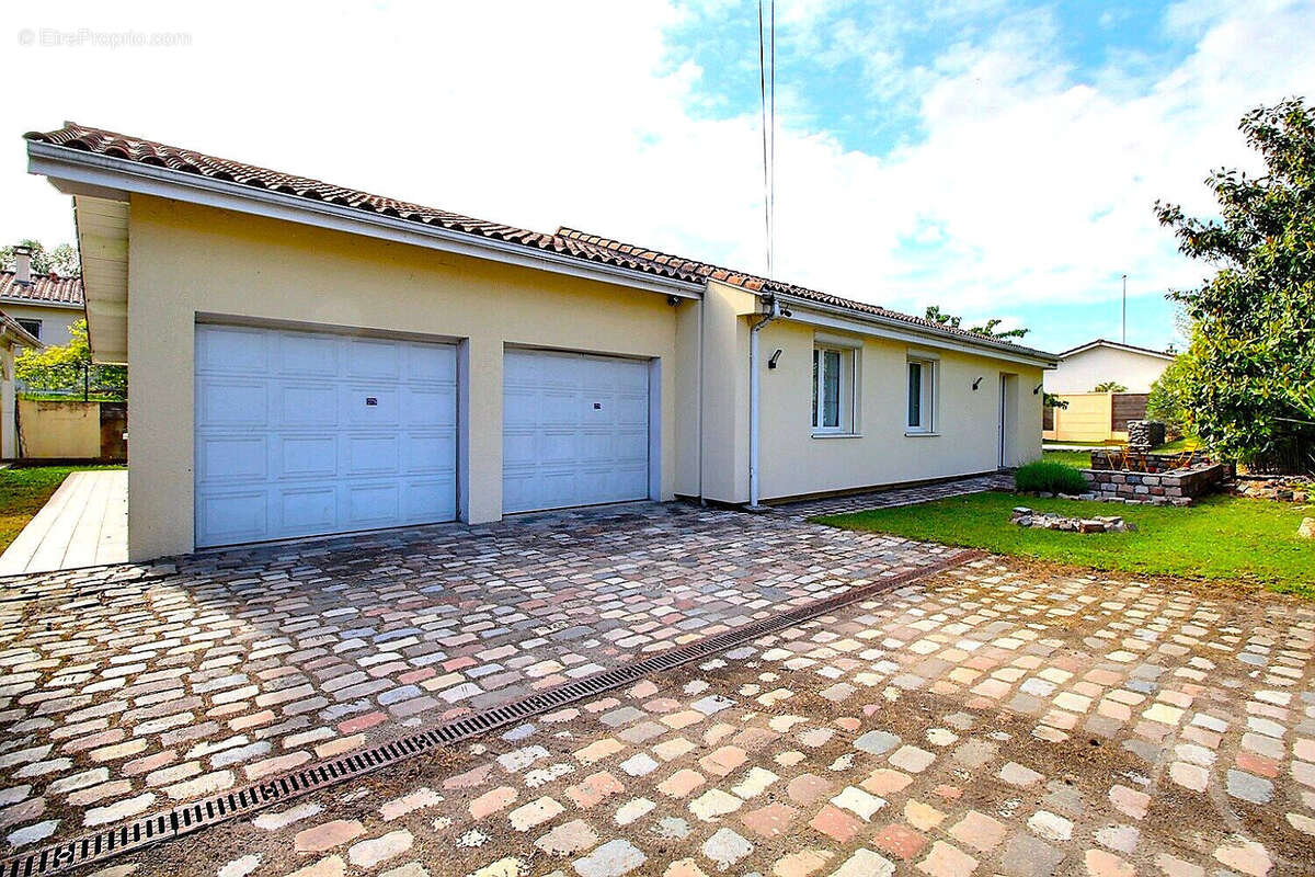 Maison à VILLENAVE-D&#039;ORNON