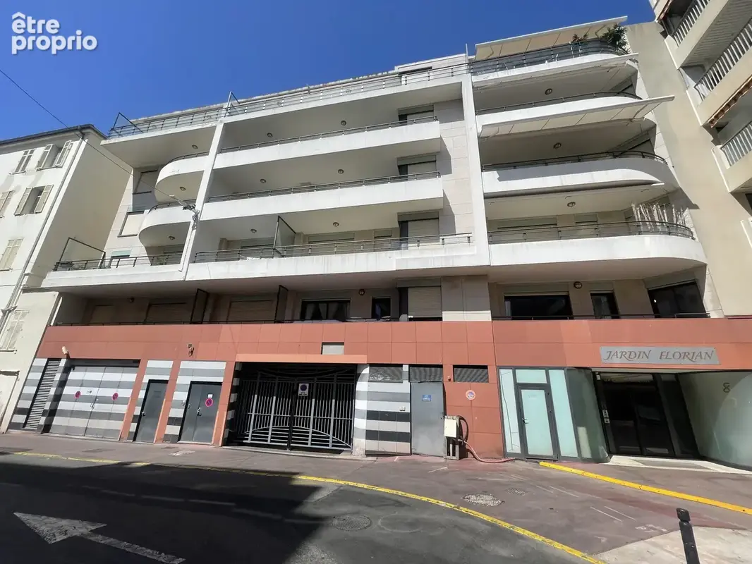 3P, emplacement exceptionnel entre la Croisette et la rue d'Antibes - photo 2