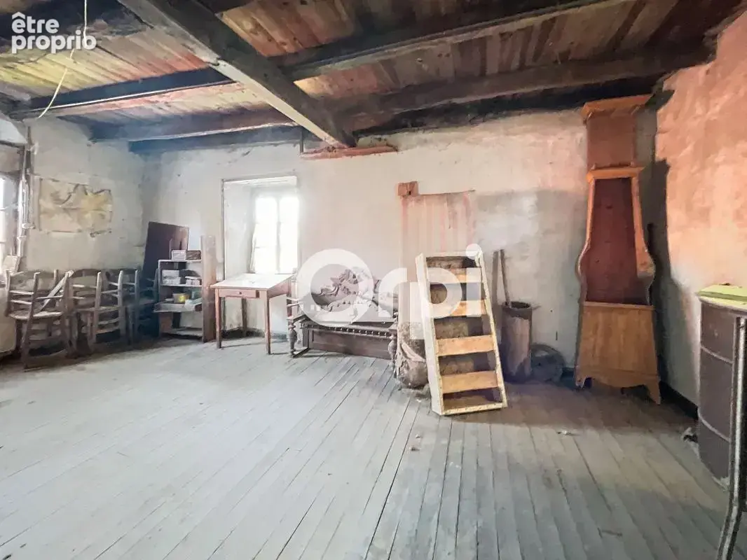 Maison à Vendre entièrement à rénover avec Grange - photo 7