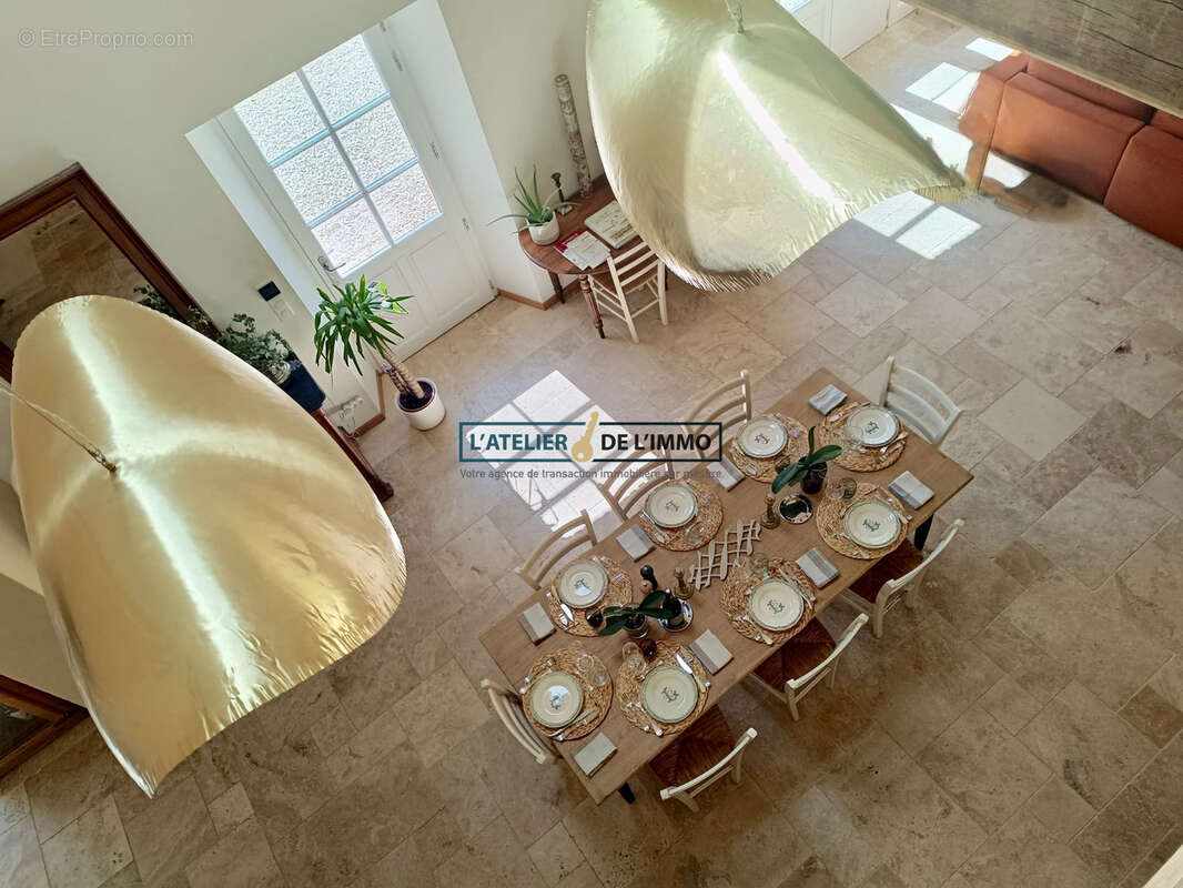 A vendre maison de 247 m2 entièrement rénovée - photo 3