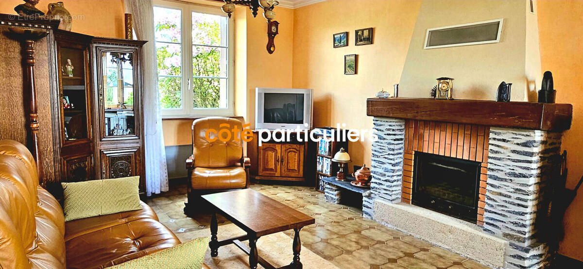 Maison à MUR-DE-BRETAGNE