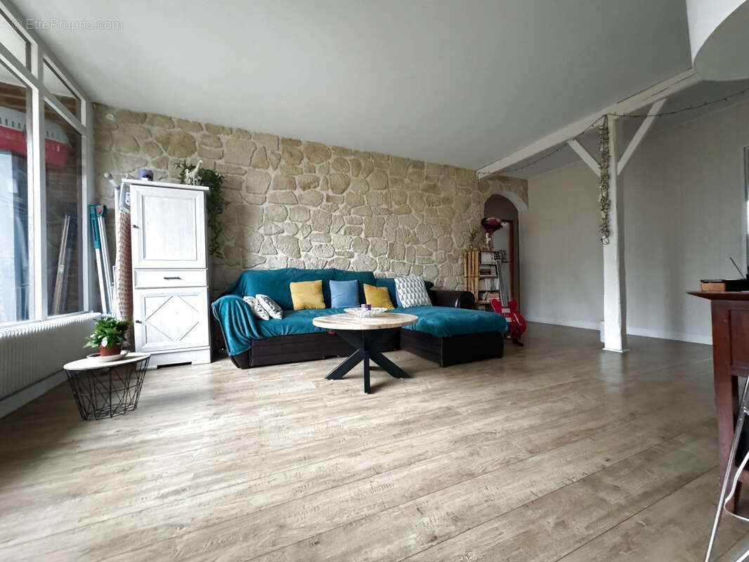 Appartement à SURVILLIERS