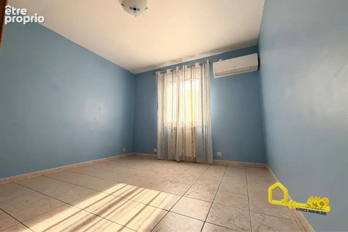 Maison de plain-pied 4 chambres   110m2 - Eyguières - photo 13