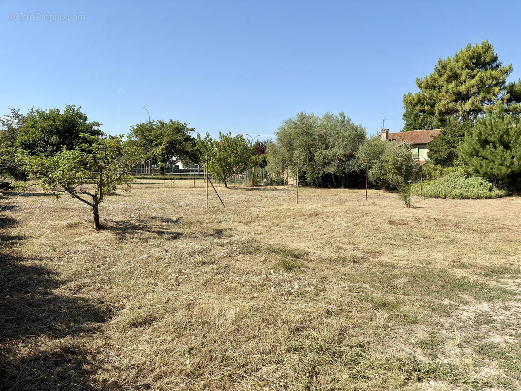 Terrain à TOURNON-SUR-RHONE