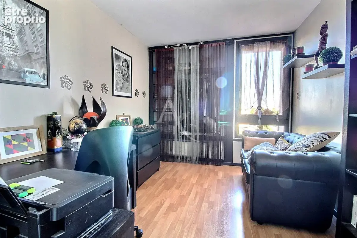 Appartement dernier étage  Elancourt 3 pièces  - 2 chambres  - 68.4 m2 - Excellent état. - photo 7