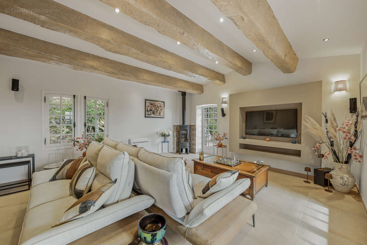 Maison à CUERS