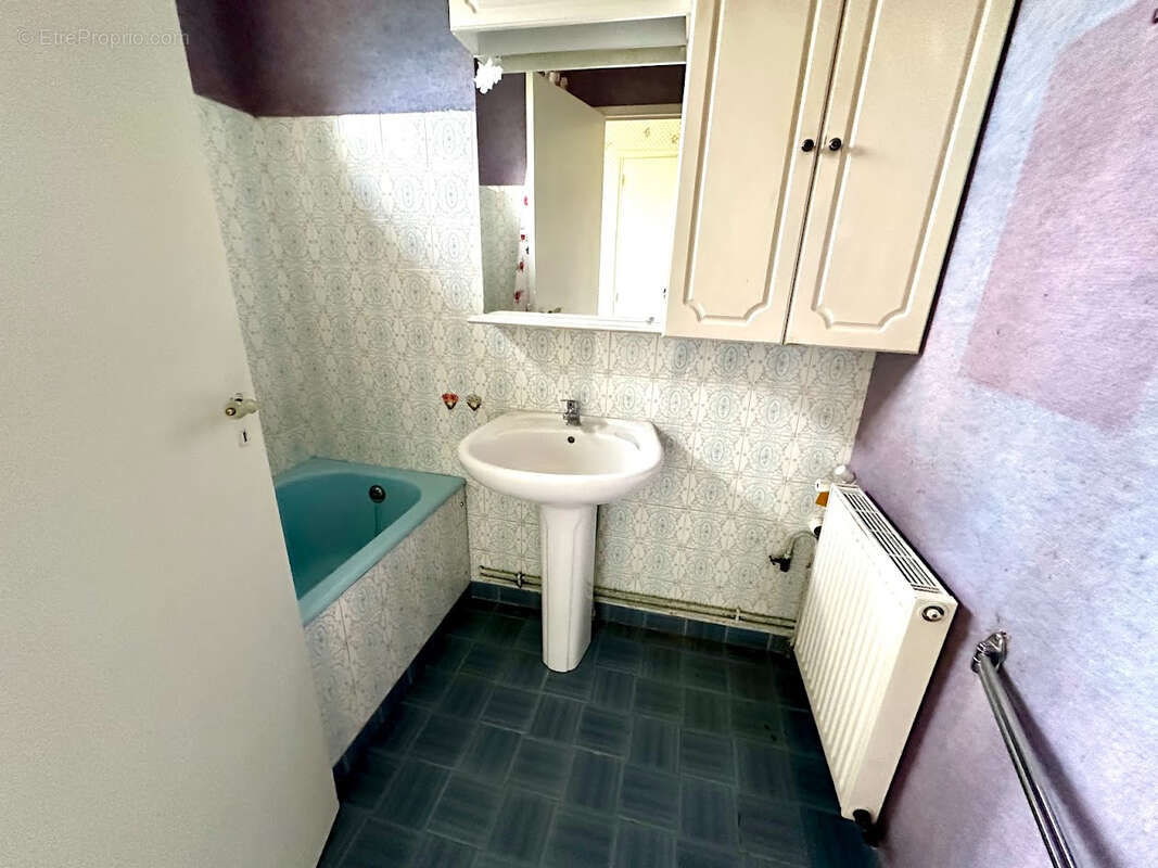 Maison à AUZOUVILLE-SUR-RY