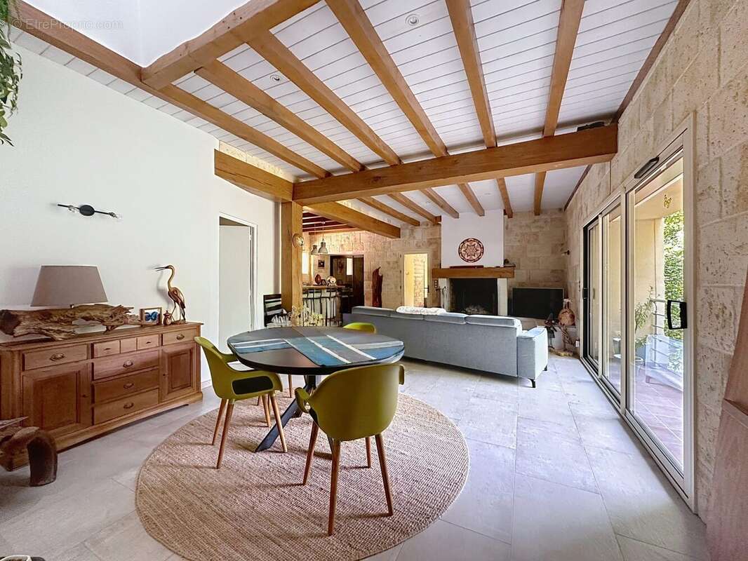 Maison 260 m² à Virazeil  - photo 5