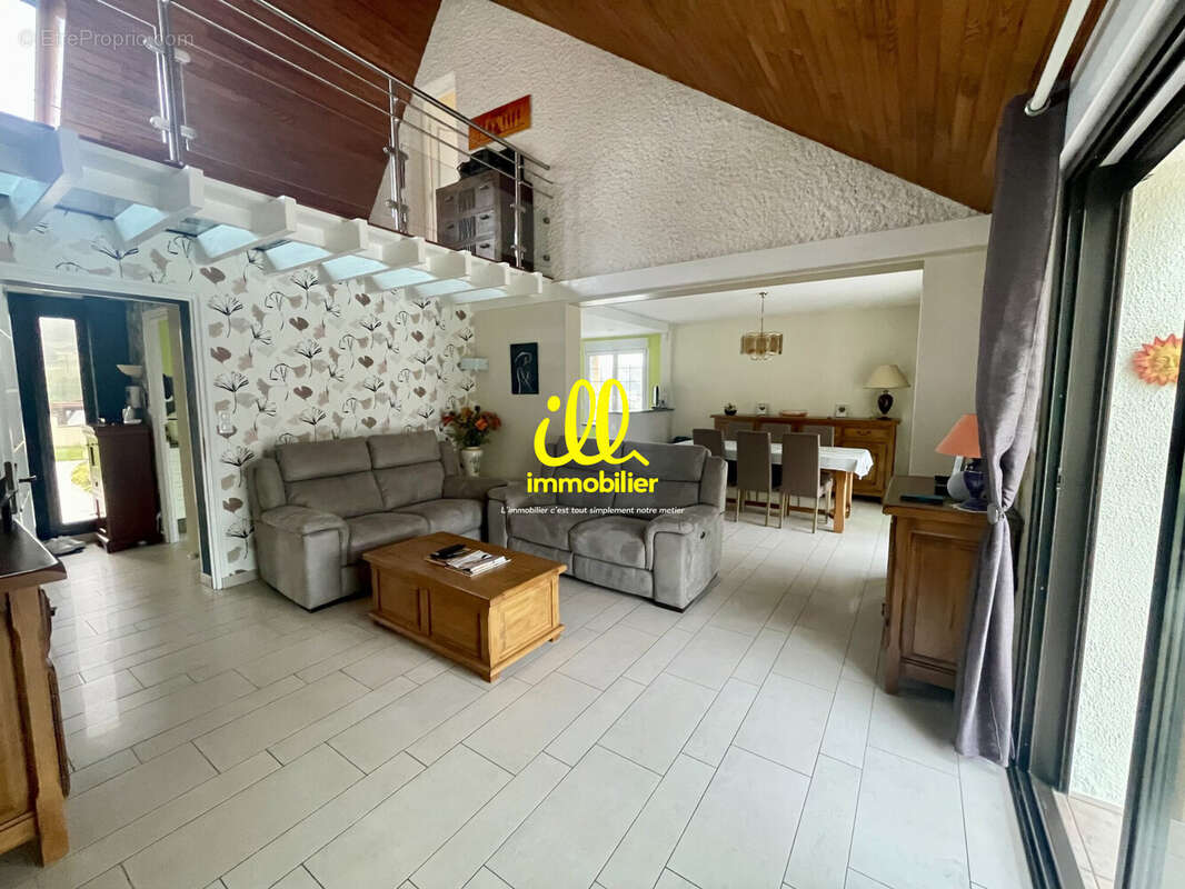 Maison 156 m² à Neuville-Les-This  - photo 7