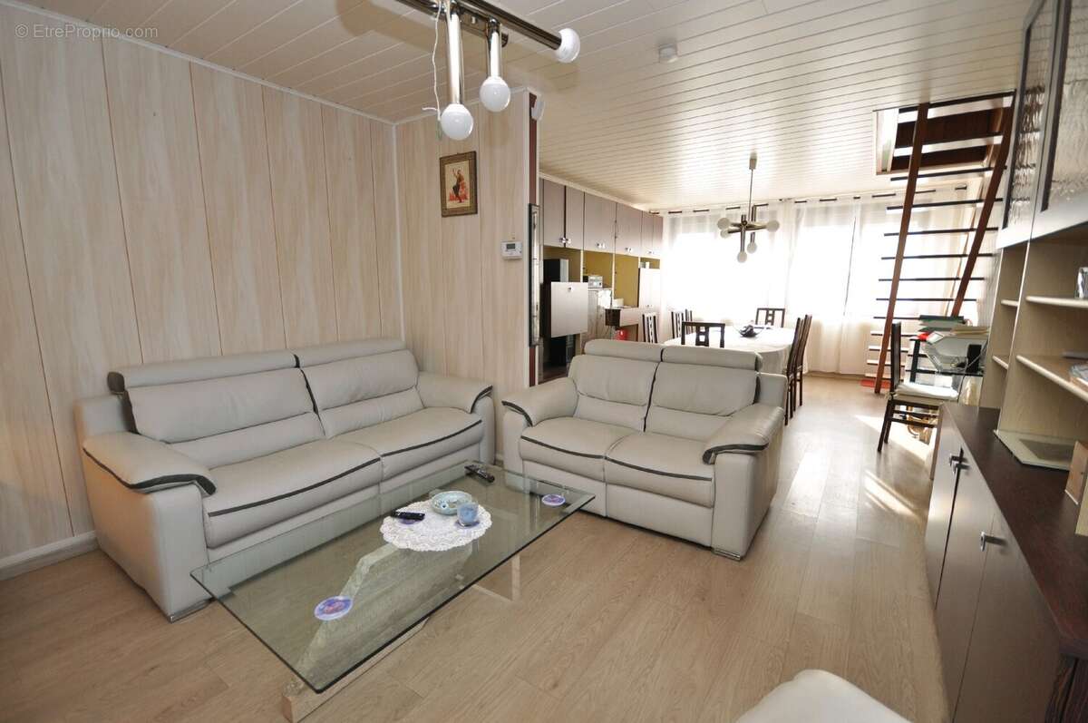 Maison à CHEPTAINVILLE