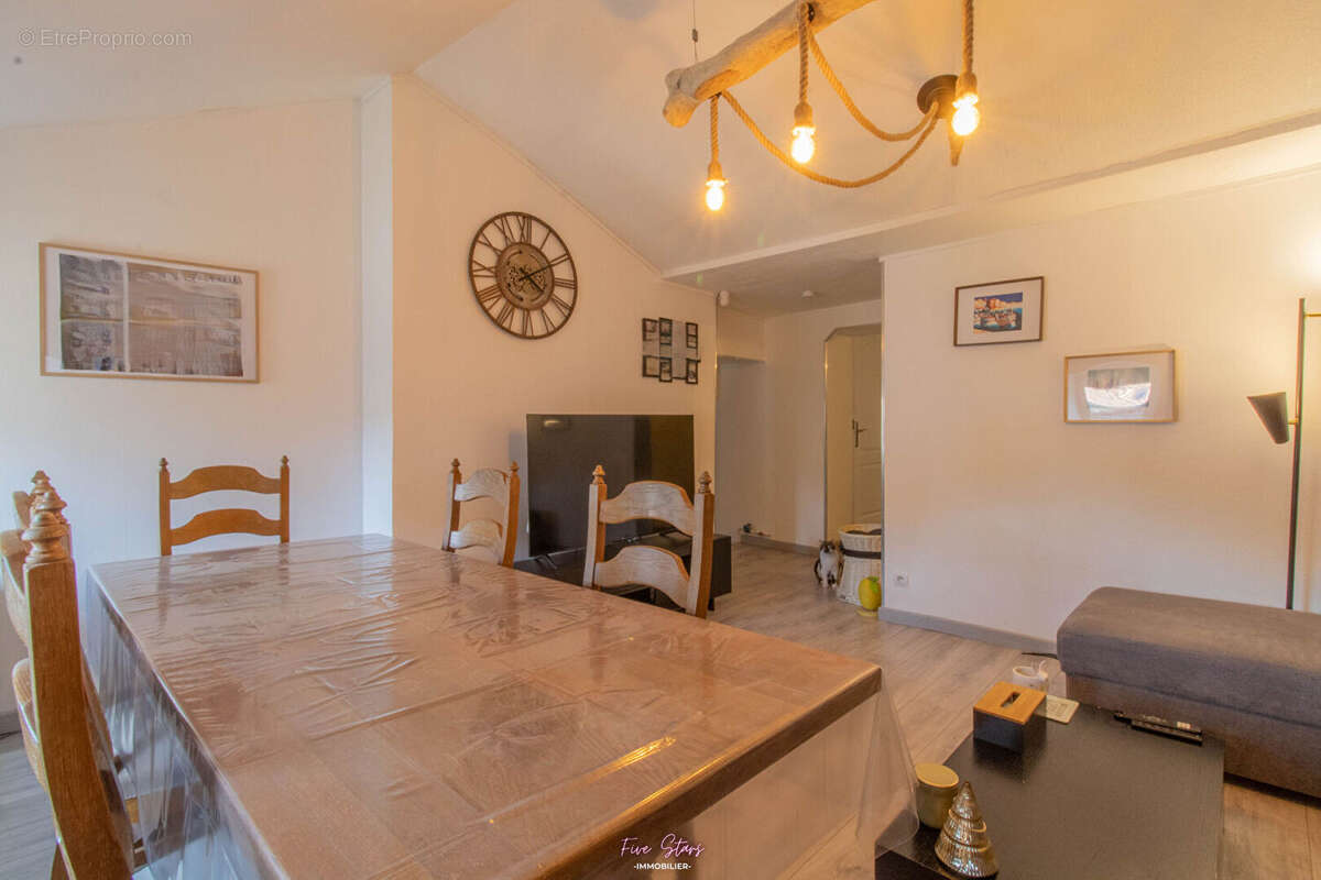 Appartement à VEZELISE