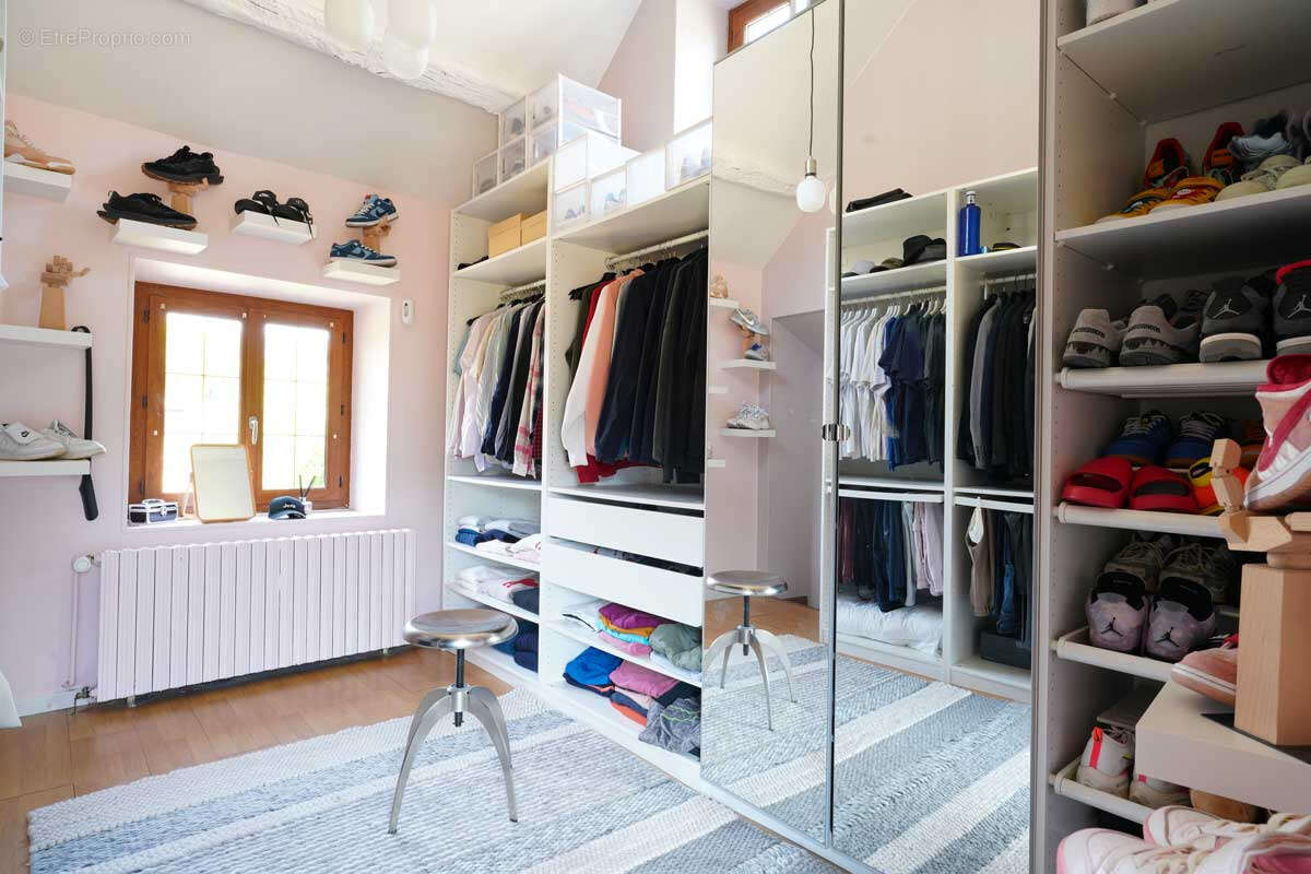 Maison à SAINT-MAURICE-MONTCOURONNE