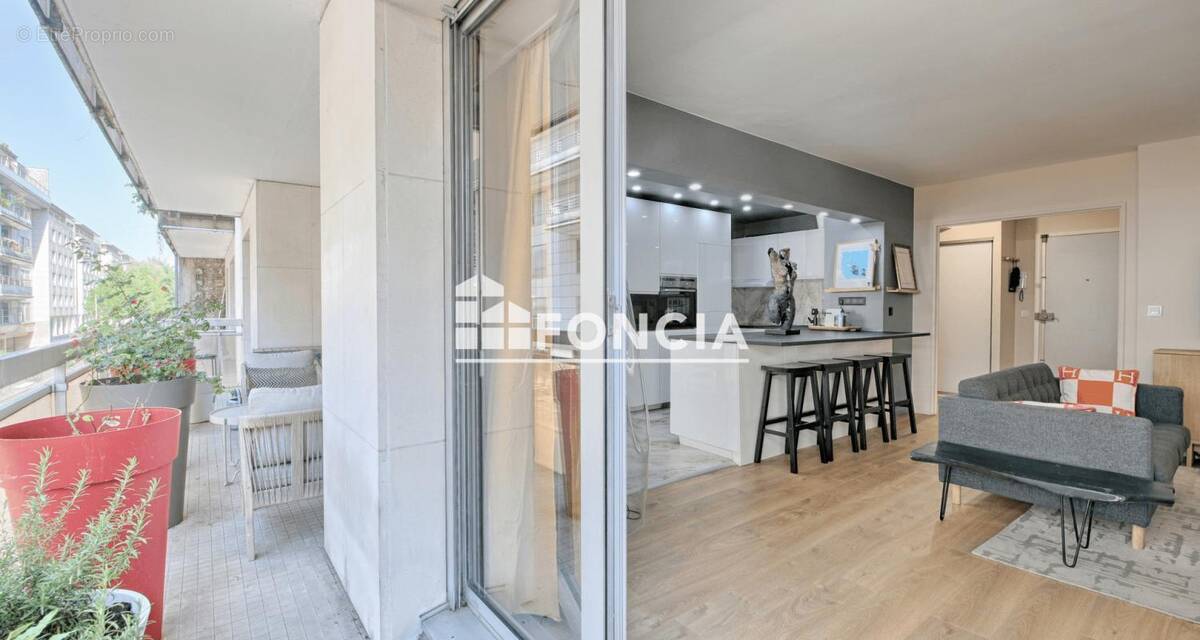 Appartement à PARIS-14E