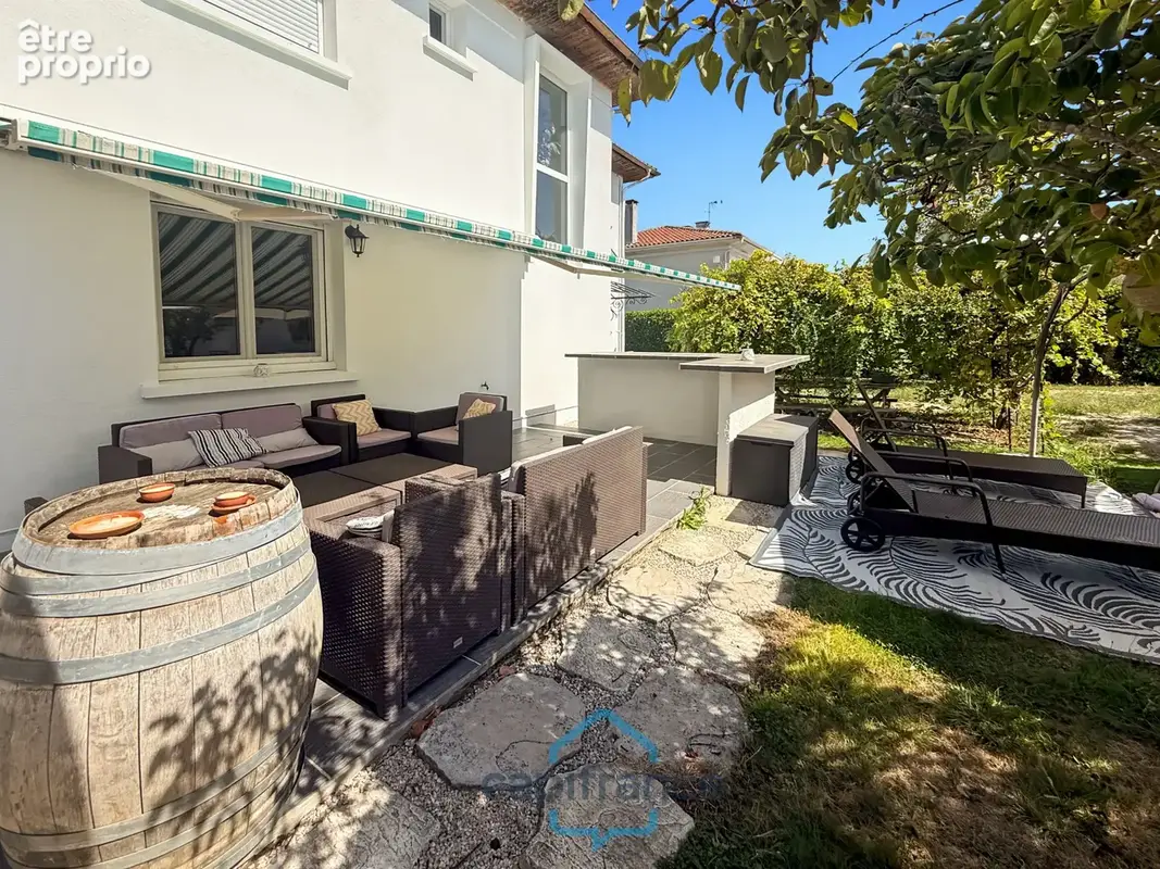 Dpt Gers (32), à vendre RISCLE très belle maison T8 de 220 m² habitables + grand garage et dépendances sur 875 m² de terrain, au - photo 15