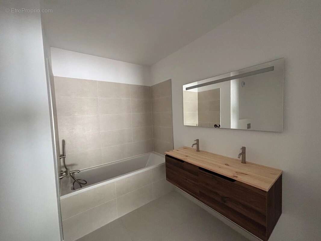 Appartement à MARSEILLE-8E