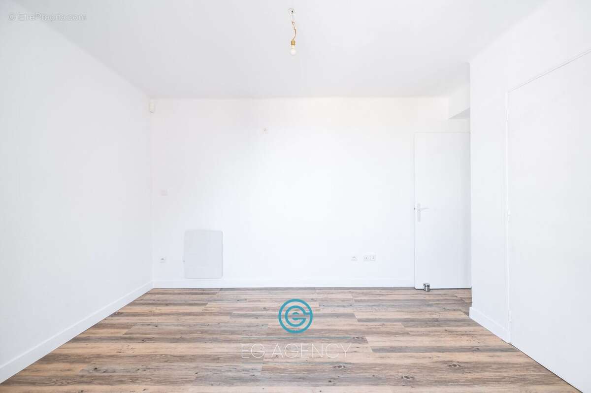 Appartement à MARSEILLE-4E