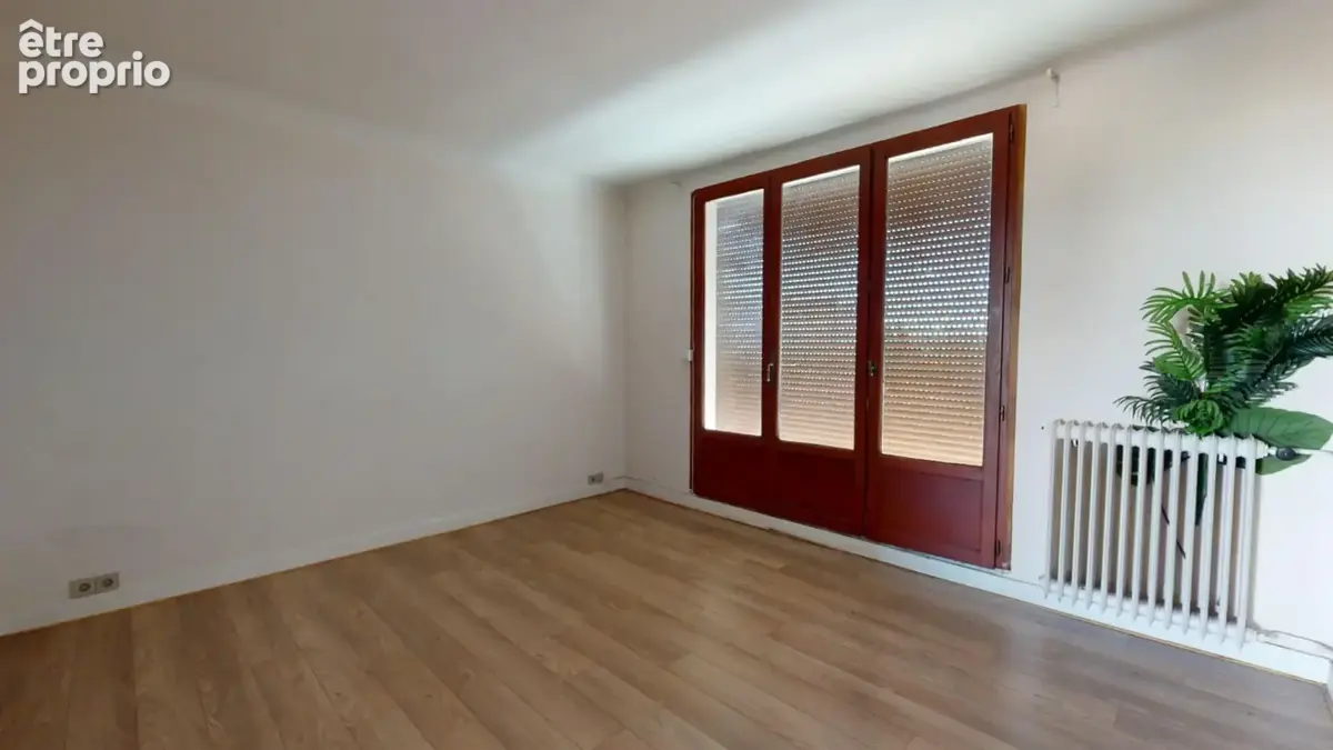 Appartement à LES PAVILLONS-SOUS-BOIS