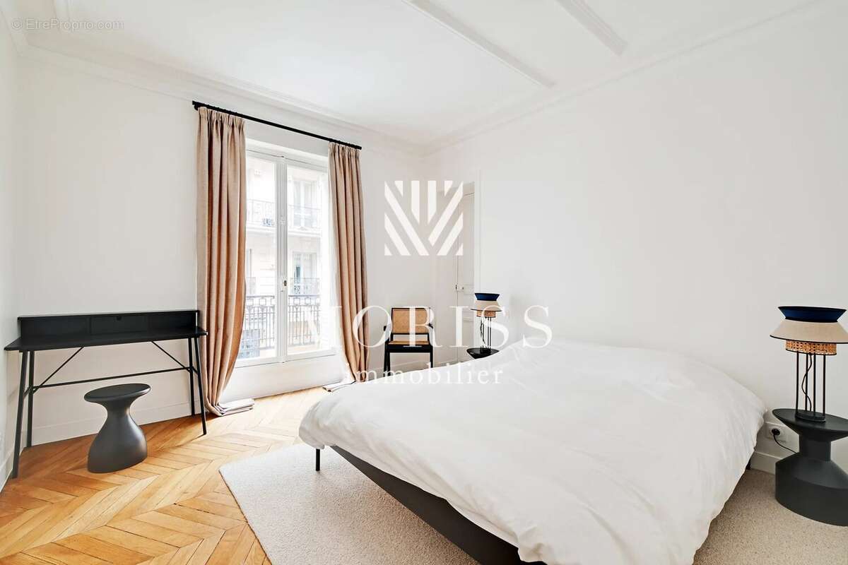 Appartement à PARIS-8E