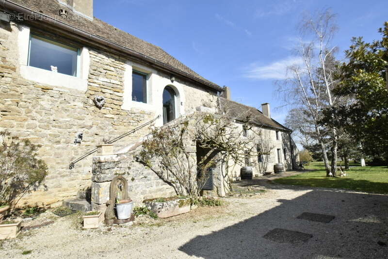 n°2 - Maison à GIVRY