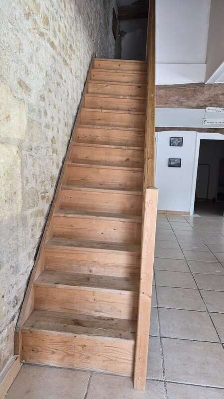 Maison 180 m² à Nere  - photo 8