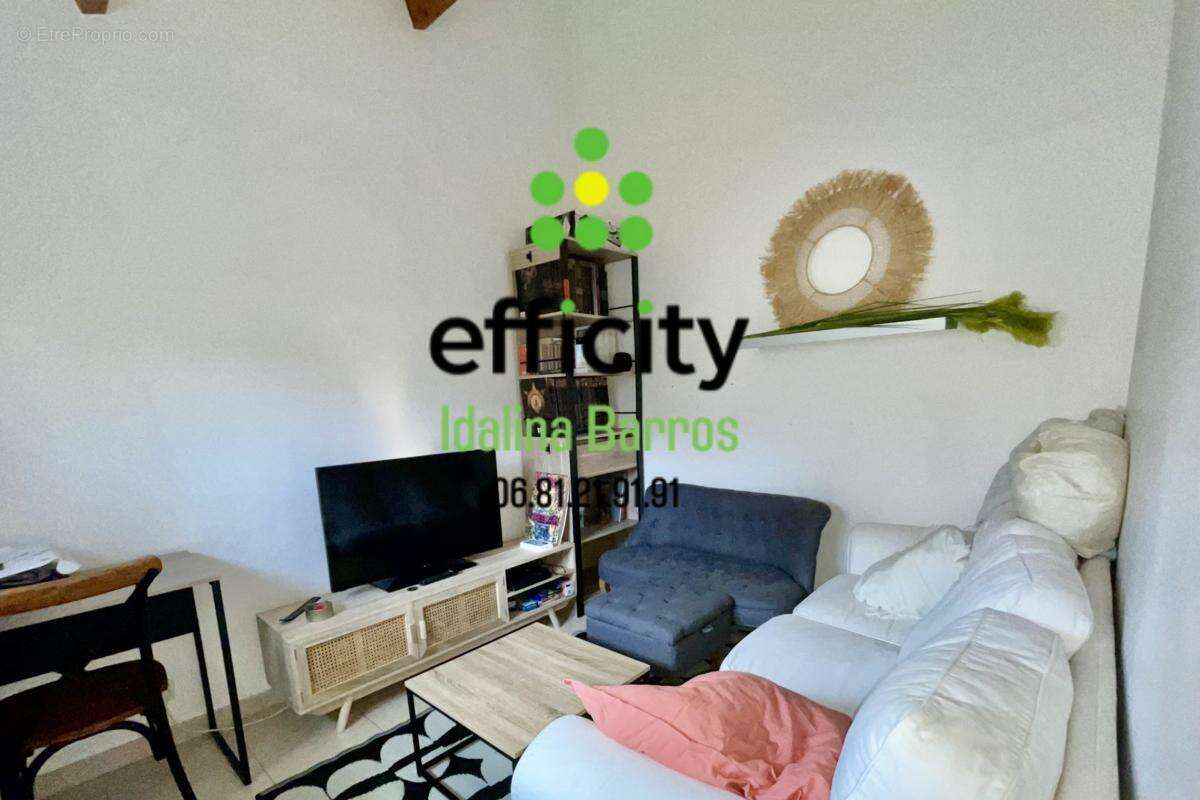 Maison à ROULLET-SAINT-ESTEPHE