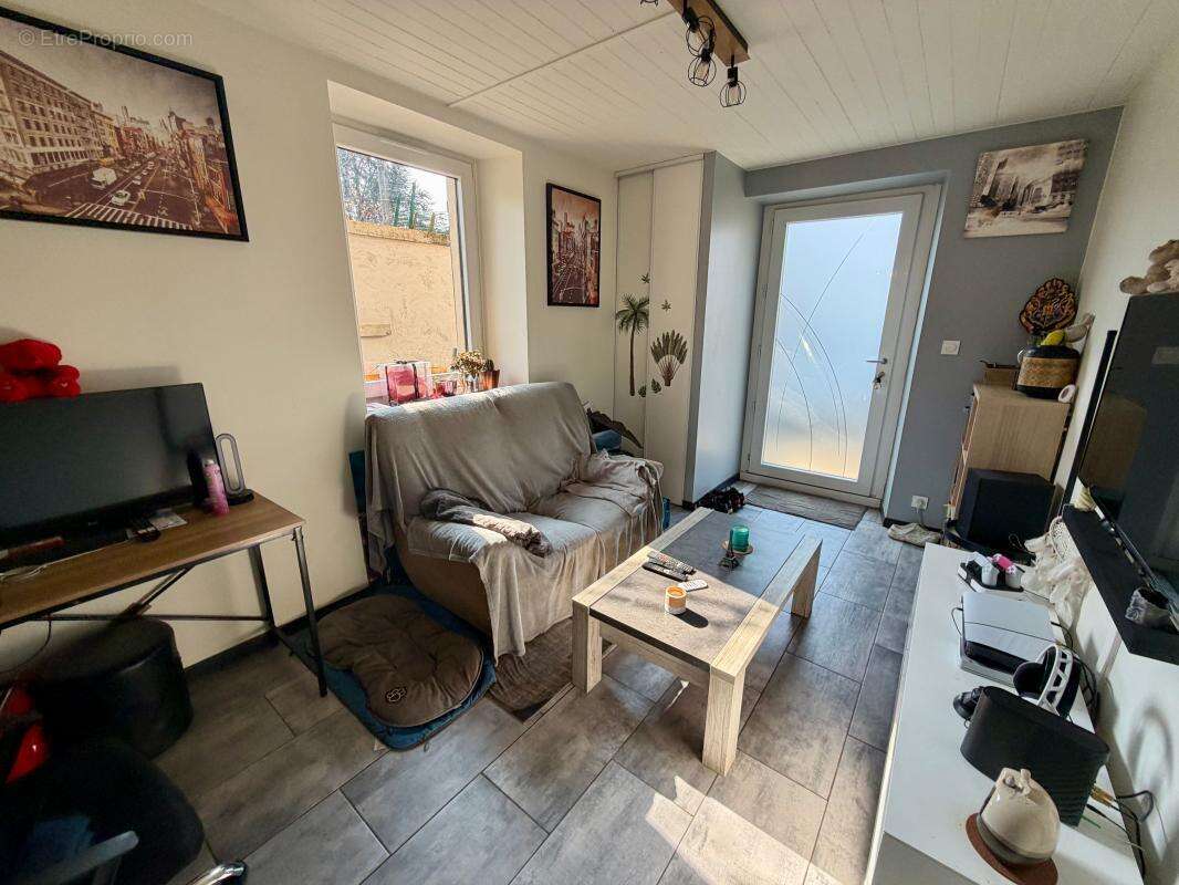 Maison à SAINT-GEOIRE-EN-VALDAINE