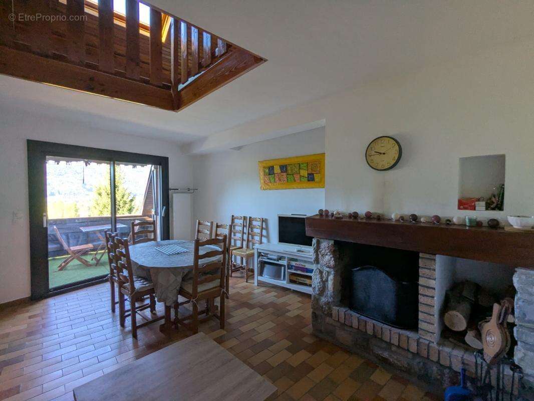 Appartement à SEYNE