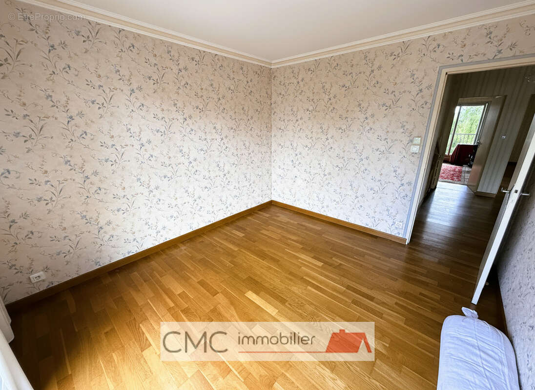 Appartement 103 m² à Chartres  - photo 9