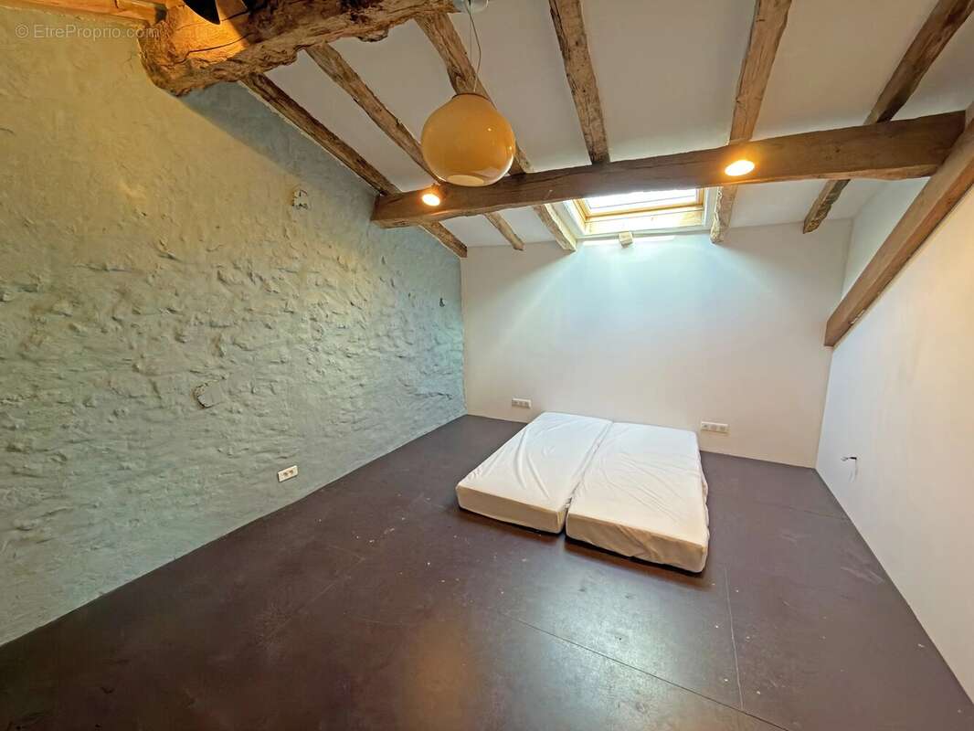 Charmante Propriété en Pierres avec Grange et Piscine ! - photo 13