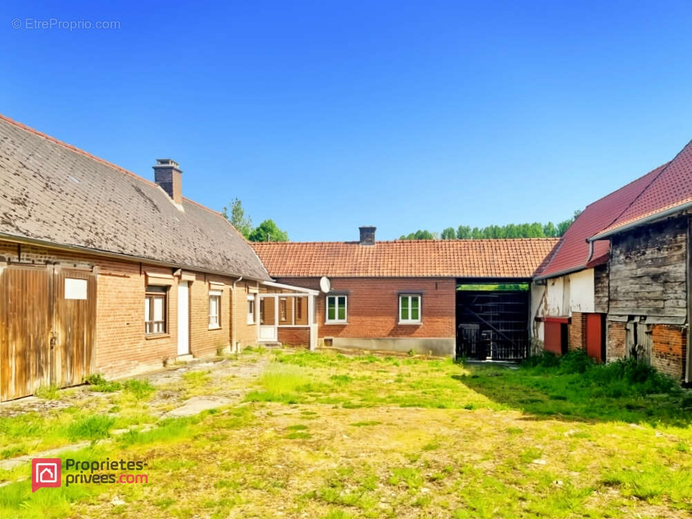 Maison à FRUGES