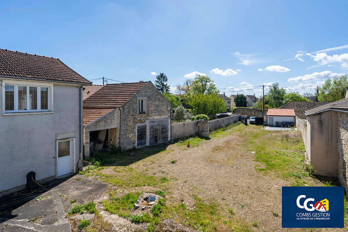 Ensemble immobilier avec dépendances Vue dégagée sur les champs - photo 10