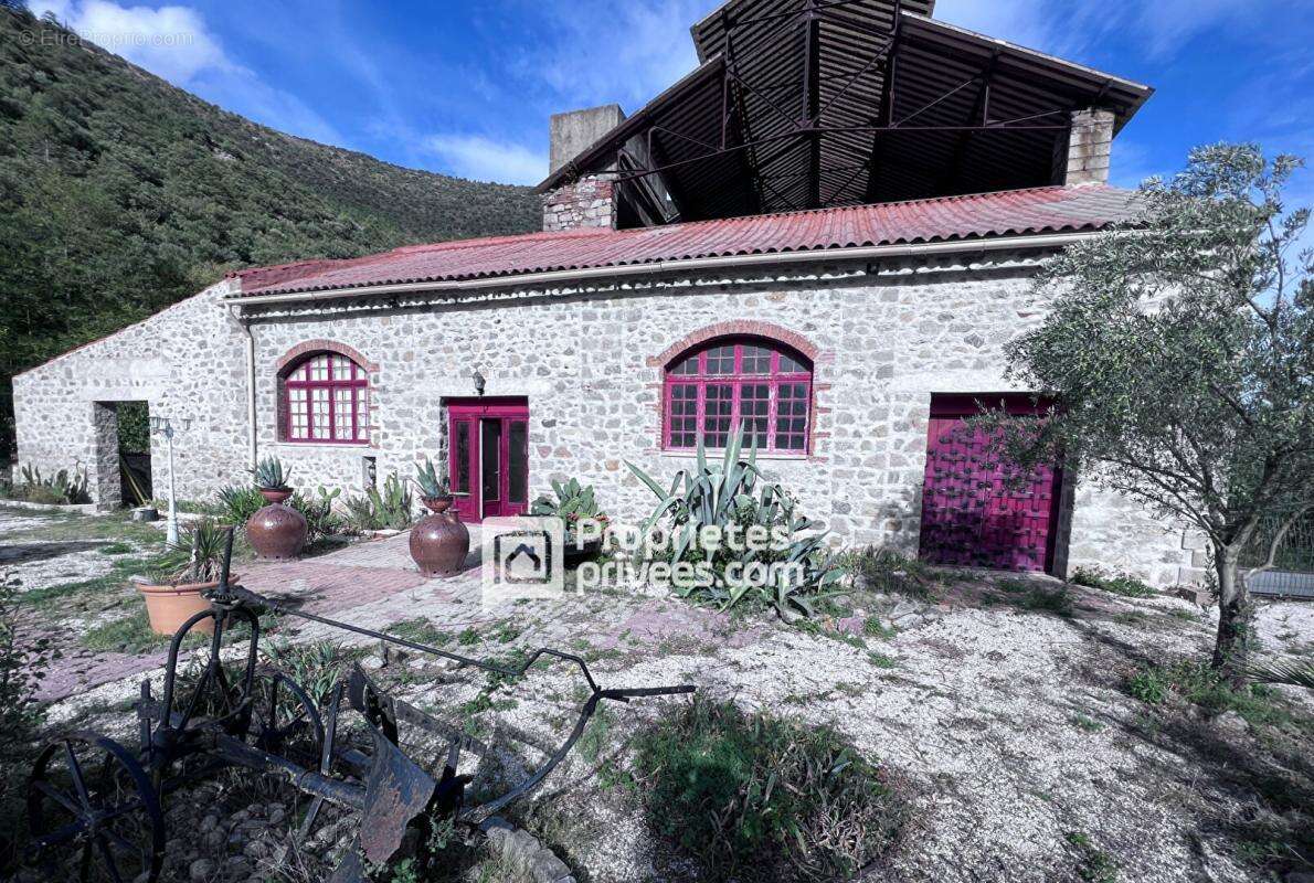 Propriété de caractère sur 3 700 m² - photo 3