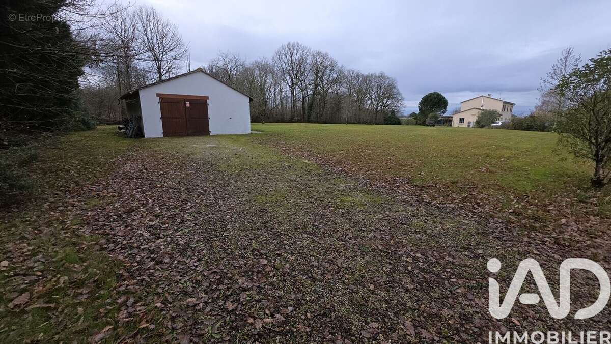 Maison 240 m² à Polignac  - photo 3