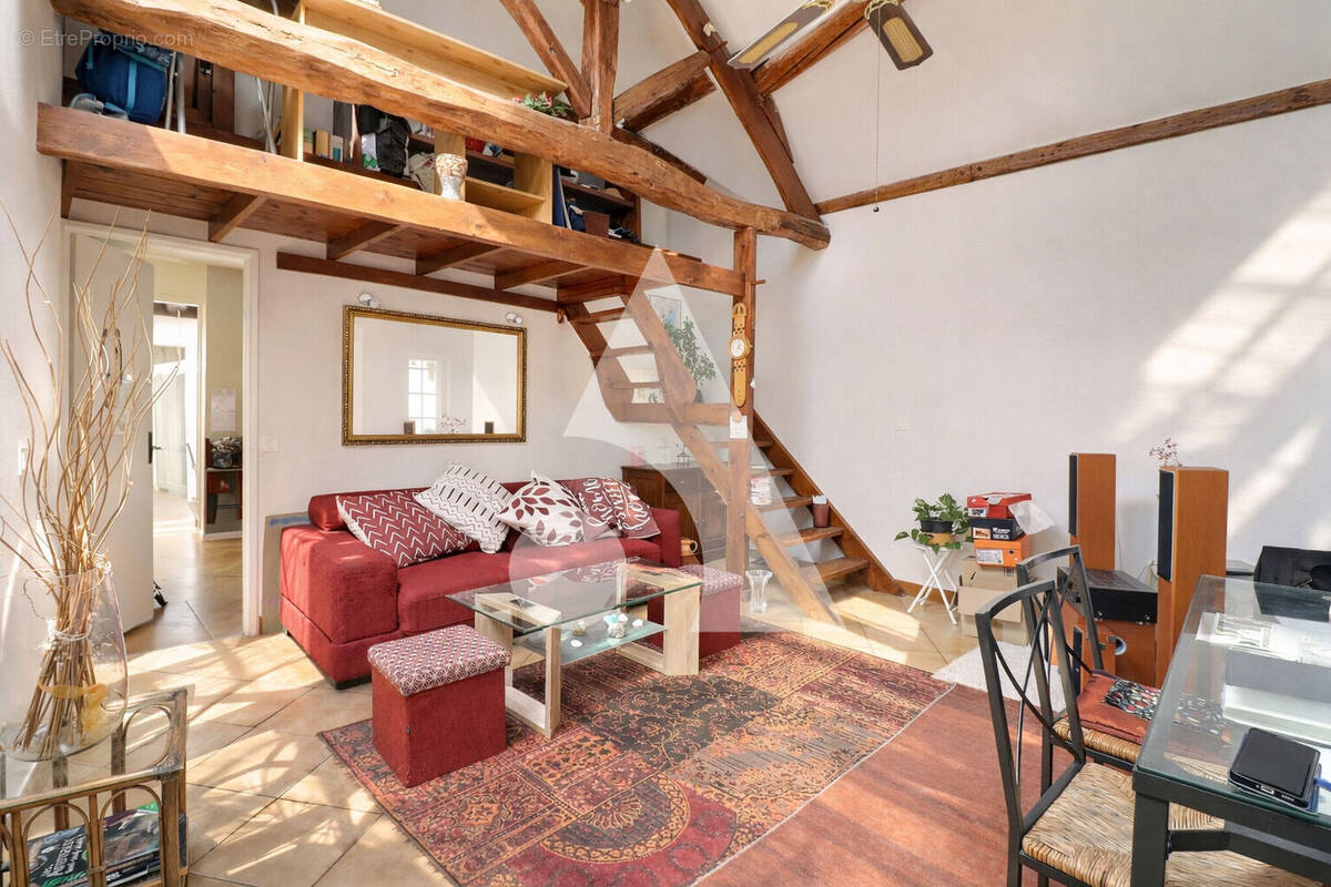 Appartement à FREPILLON