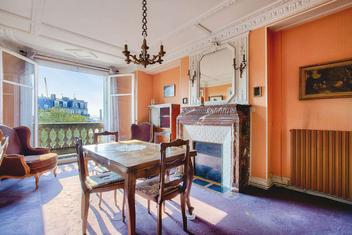 Appartement à PARIS-11E