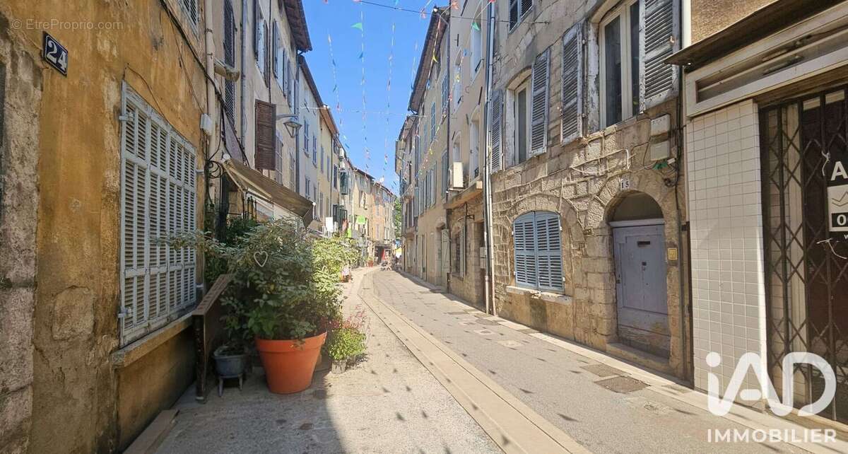 Photo 8 - Appartement à SAINT-MAXIMIN-LA-SAINTE-BAUME