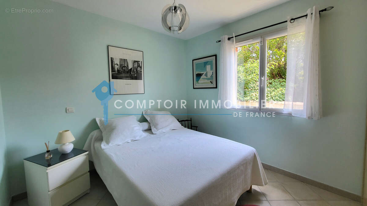 DPT GARD (30), à vendre, secteur PARIGNARGUES, maison de 181m2 habitables, de plain-pied, type 5, piscine, jar - photo 7