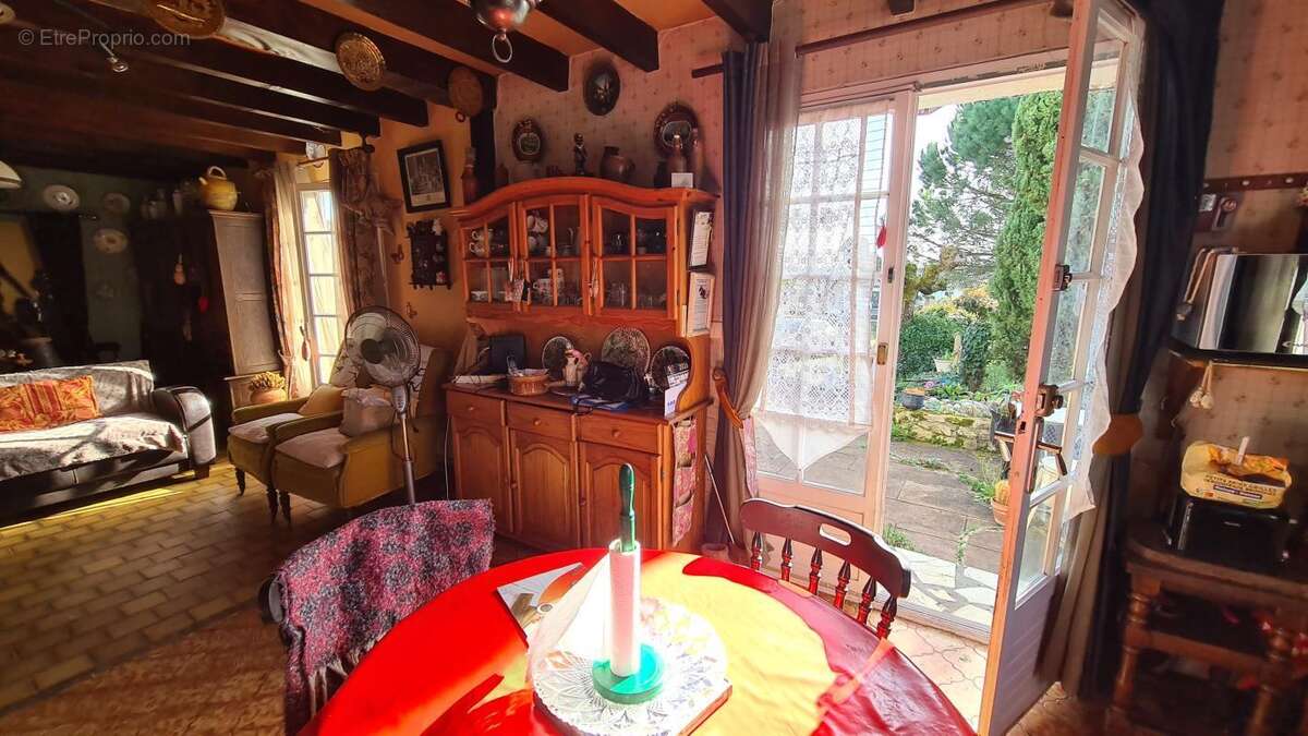 Maison à vendre 4 pièces + grand garage sur Cadillac en Fronsadais - Parcelle 1600 m² - photo 2