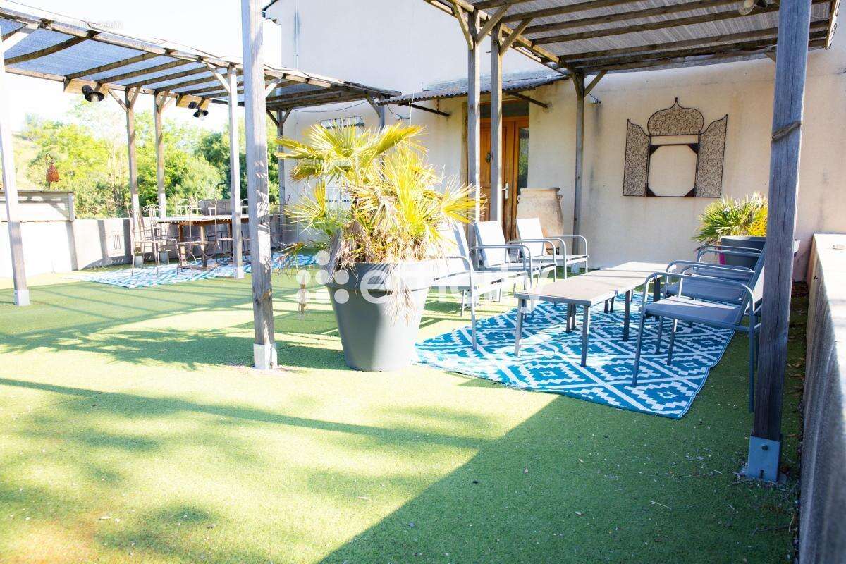 Maison 608 m² à Baix  - photo 17