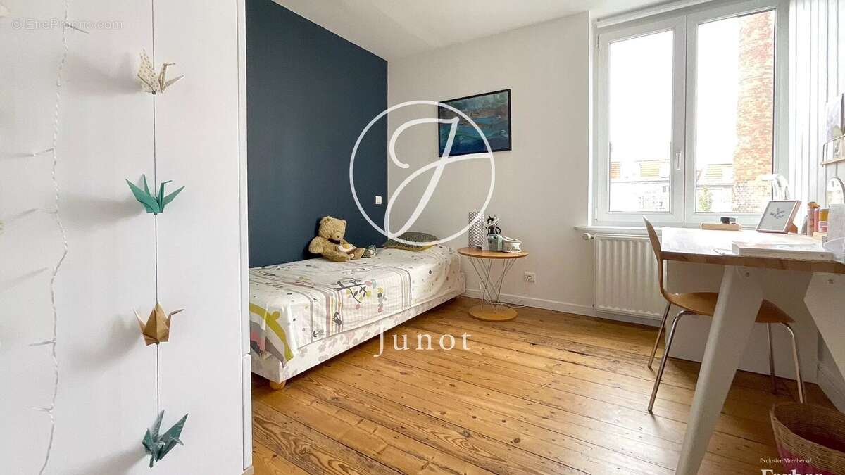 Lille - SAINT MAURICE - Maison à vendre 160 m2 - 4 chambres - Jardin - Possibilité garage en plus - photo 7
