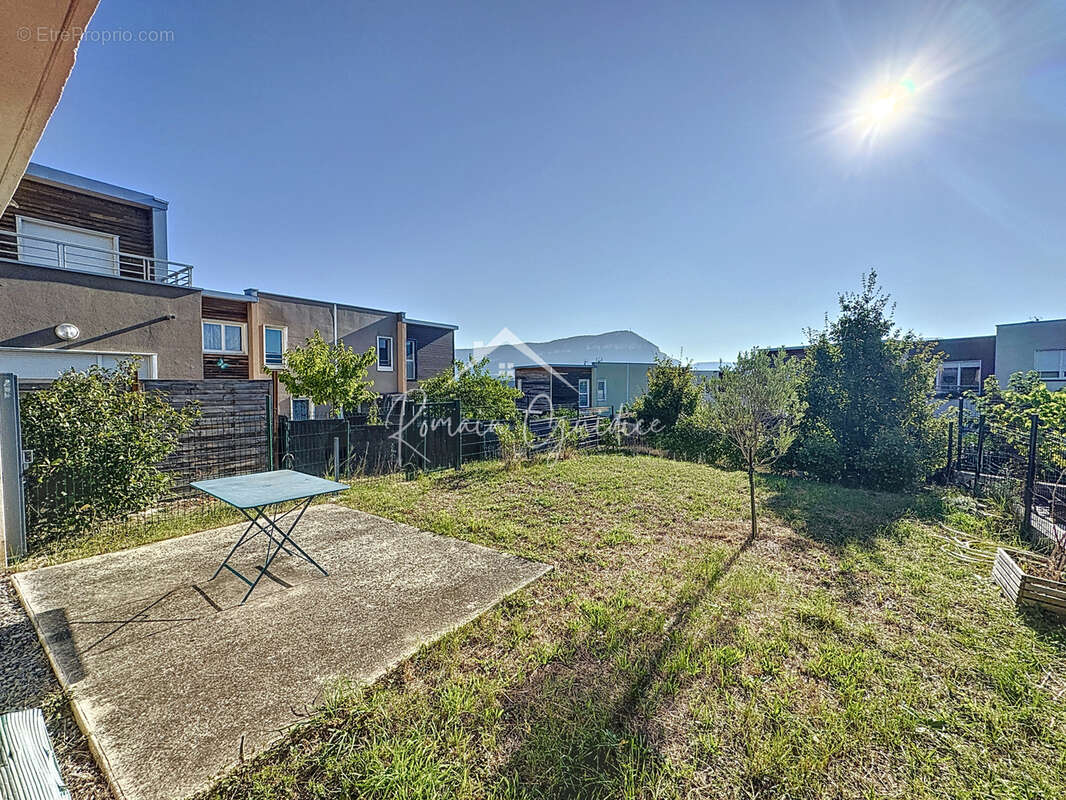 Appartement f3 66 m2 avec jardin et parking privé - photo 4