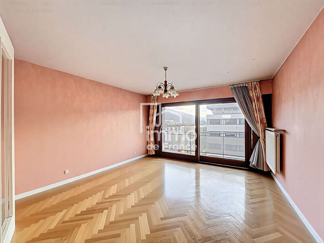 Appartement à OYONNAX