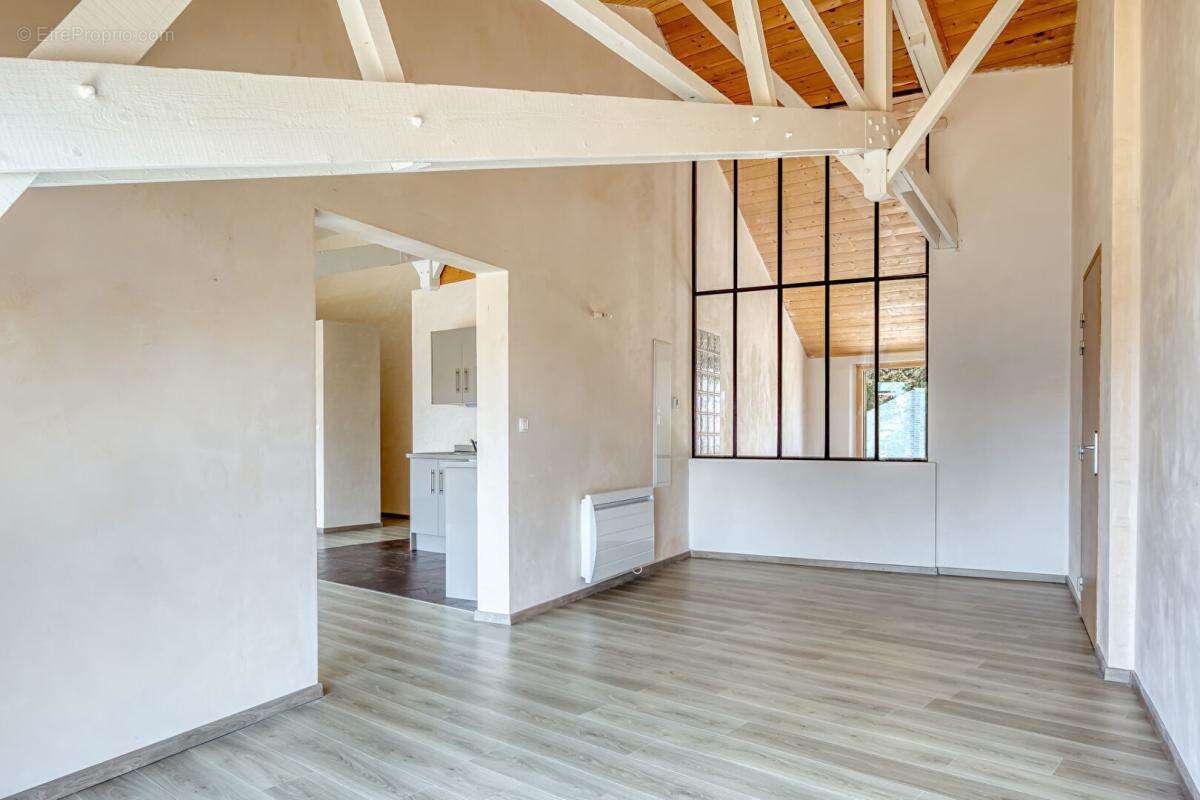 Lumineux Appartement  3 pièces 99.64 m2 Superbes Volumes  Etat impeccable - photo 3